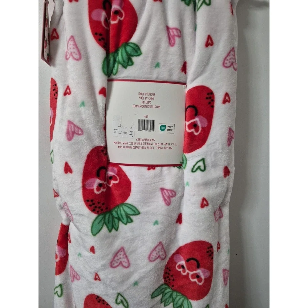 Strawberry Love Throw Blanket for Couch Sofa Super Soft 60x70 Inch New With Tags